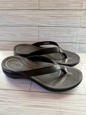 Crocs Capri V Flip Flops Womens Size 10 Thong Sandals Casual Comfort